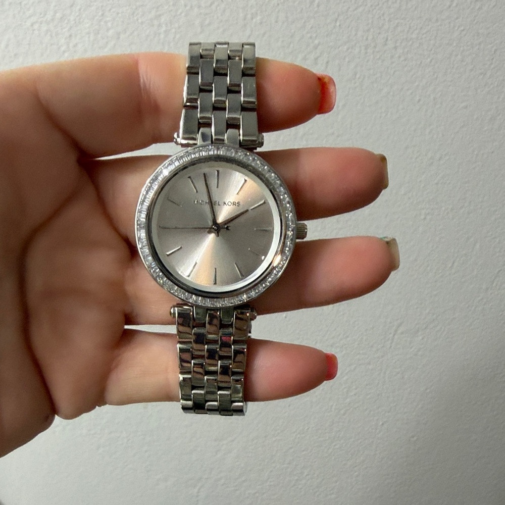 Michael Kors Silver Crystal Bezel Link Watch - Picture 4 of 10